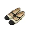 Sapatos Mary Jane de couro retrô franceses para mulheres, sapatos femininos estilo Chanel outono 2026, sapatos baixos rasos para combinar com saias