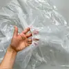 Set Desechable para Teñir el Cabello para Uso en Casa, Set de Tratamiento Capilar de Cuatro Piezas Incluyendo Bata para Teñir, Gorro de Ducha, Protectores para Orejas, Guantes y Bata