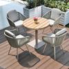 Conjunto de tres piezas de mesa y silla de exterior para patio, silla de ratán para balcón, silla de ratán para ocio, silla pequeña de ratán para jardín interior y exterior.