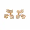Brincos de Agulha Prata com Flores de Zircônia e Pérolas Redondas, Brincos Exquisitos e Estilosos com um Toque de Luxo Leve e de Alta Qualidade, Atacado