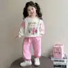 Conjunto de Sudadera para Niñas 2025 Nuevo Estilo Labu Estilo Primavera y Otoño Conjunto Casual de Dos Piezas para Bebé con Dibujos Animados para Niños Pequeños y Medianos