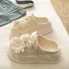 Estilo Dulce JaponésNuevas Sandalias de Perlas y Flores de Suela Gruesa para Mujer, Zapatillas Versátiles para Exteriores de Punta Cerrada