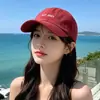 Gorra de Béisbol Bordada Est para Mujer, Gorra de Béisbol de Verano con Parte Superior Suave Estilo Coreano Nicho, Sombrero de Sol Versátil para Adelgazar la Cara para Hombres