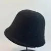 Chapéu Balde de Aba Enrolada Estilo Japonês Nicho Novo Outono e Inverno para Mulheres, Versátil Version Coreana Chapéu de Pescador Tricotado de Lã Pura para Afinar o Rosto