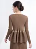Cardigan Elegante Feminino de Gola Redonda, Cintura Marcada, Barra com Babados, Manga Longa, Pregueado, Estilo Miyake, Lançamento Primavera/Outono 2026