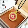 Pendente bússola de oito tesouros em ouro rosé com retenção de cor, totalmente cravejado com diamantes, com rosácea rotativa, moderno e de luxo leve, bússola oca para atacado