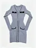 Vestido Tricô Cinza Elegante Slim-Fit Estilo Francês para Mulheres Baixas - Outono/Inverno 2026