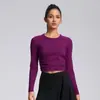 Nuevo top de yoga de manga larga para otoño e invierno para mujer, camiseta deportiva corta acanalada ajustada para uso en exteriores y fitness