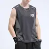 Chaleco de Seda de Hielo para Hombre, Estilo Delgado de Moda, Transpirable, de Secado Rápido, Chaleco Deportivo Casual de Hombro Ancho, Ropa de Abrigo, Camiseta sin Mangas de Cuello Redondo para Hombre para Verano