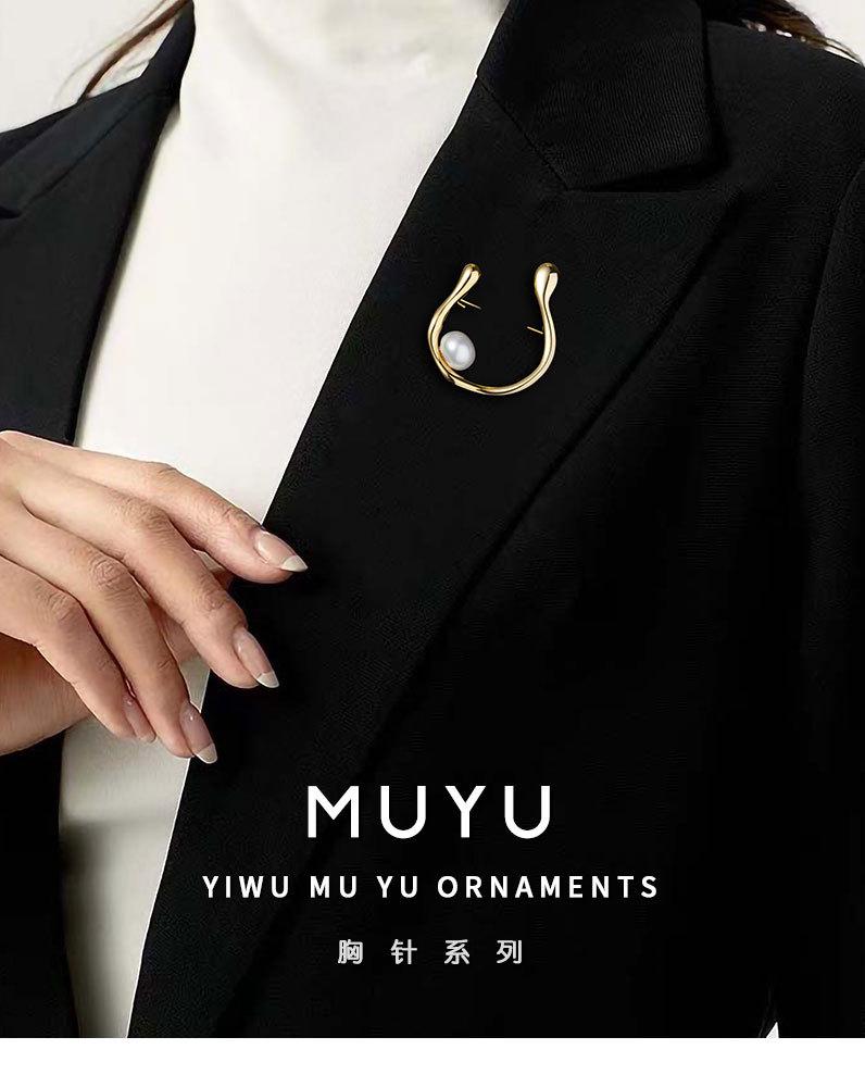 时尚轻奢风几何形胸针小众高级感淡水珍珠胸花新品个性