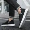 Tênis Casual Esportivo Masculino Slip-On, Calçados Modernos, Tênis Masculino Confortável de Malha Respirável, Novos Tênis Masculinos Finos de Malha Fly-Knit