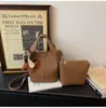 Bolsa de Mão Elegante e Simples para Mulheres 2025 Nova Tendência Inverno Versátil Bolsa de Ombro Transversal Casual para o Dia a Dia Bolsa Saco