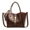 Bolsa Saco de Design de Nicho de Alta Qualidade para Mulheres, Bolsa de Ombro Transfronteiriça, Bolsa Transversal Versátil para o Dia a Dia, Bolsa de Mão Fashion Retrô