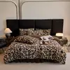 Cubrecama Grueso de Invierno Estilo Conejo Felpa Juego de Cama de Cuatro Piezas Felpa de Doble Cara Felpa de Leche Vellón de Coral Vellón Adicional Funda de Edredón Cálida
