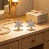 Brincos de Neve com Pedras de Diamante Estilo Coreano para Mulheres, Brincos Simples e Versáteis para o Dia a Dia, Moda Tendência de Nicho com Personalidade