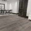Piso plástico de piedra industrial, antiestático, resistente al desgaste, impermeable, adecuado para pasillos escolares y hospitalarios, piso entrelazado de cristal de piedra, venta al por mayor de fábrica