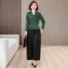 Calidad garantizada, elegante conjunto de dos piezas para mujer estilo mamá, estilo chino, cuello en V, abrigo de seda extragrande y pantalones estampados florales, nuevo para primavera/otoño