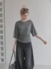 Camiseta informal holgada de manga media para mujer, color gris oscuro, cuello redondo, diseño de principios de otoño, corte ajustado