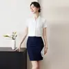 Camisa Branca V-Neck de Trabalho Fina de Verão Manga Curta Profissional para Mulheres Conjunto de Uniforme de Trabalho para Recepção de Hotel Joalheria
