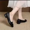Mocasines versátiles de cuero suave con tacón grueso para mujer, nuevos de otoño 2026, zapatos de abuela vintage con hebilla cuadrada, zapatos planos de estilo suave