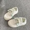 Tênis Casuais de Verão Super Populares para Mulheres, Novos Sapatos Brancos de Solado Grosso 2026 Que Combinam com Saias, Sapatos Versáteis de Nicho Estilo Pão