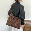 Bolsa tote retrô de grande capacidade para moda transfronteiriça, bolsa de ombro casual versátil, bolsa de antebraço para o dia a dia em camurça