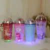Taza de Plástico de Doble Capa para Popote al por Mayor 16oz Tarjeta Creativa Taza de Agua Tapa Redonda Brillo Polvo Suelto Regalo Taza para Hielo con Luz