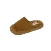 Sandálias chinelo fofas, estilosas e minimalistas para mulheres, nova coleção outono/inverno 2026, bico aberto, solado plano e adequadas para uso interno e externo.