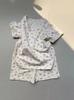 Traje de verão coreano de manga curta para bebês meninos e meninas novo respirável multicolor versátil moda infantil outer tower
