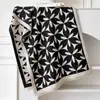 Novo Lenço Triangular Estilo Coreano Imitação de Caxemira para Mulheres, Dupla Utilidade Outono e Inverno Quente Lenço de Estudante, Lenço Xale à Prova de Frio
