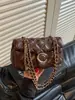 Bolso cuadrado pequeño de cadena gruesa acolchado de PU con cierre de pinza metálico vintage estilo francés para mujer, bolso de hombro y bandolera de moda de alta gama para el día a día