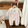 Nuevo mameluco dulce y lindo con estampado floral, cuello Peter Pan, mameluco de bebé de manga larga, colección de otoño para niñas, al por mayor