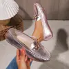 Nuevos mocasines planos slip-on de otoño para mujer, talla grande, estilo europeo y americano, punta redonda con cadena metálica, zapatos casuales