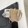 Bolso Pequeño de Estilo Occidental de Alta Gama 2025 Nuevo Bolso de Mujer Estilo Popular Caliente Versátil Bolso Bandolera de Un Solo Hombro Axila Cubo