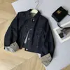 Chaqueta Vaquera Lavada Vintage para Mujer, Estilo Corto, Nuevo Artículo Caliente Otoño 2026, Extremadamente Elegante, Ideal para Figuras Pequeñas, Chaqueta de Alta Gama