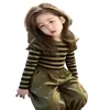 Conjunto Infantil 2026 Nuevo Estilo Primavera y Otoño para Niñas, Camiseta de Manga Larga a Rayas Estilo Coreano y Pantalones Jogger Elegantes de Corte Holgado