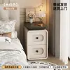 Mesita de noche ultradelgada para dormitorio del hogar, nuevo modelo 2026, estilo madera natural color crema, almacenamiento de mesita de noche pequeño y extremadamente estrecho