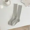 Calcetines de Canalé de Doble Aguja con Raya Fina para Mujer Otoño Invierno Sencillos Adelgazantes Estilo JK Academy Color Sólido Juveniles Algodón Calcetines Largos Sueltos Apilados