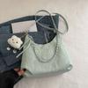 Bolso informal de estudiante de superficie suave de gran capacidad para mujer, nuevo bolso de cadena de verano 2024, bolso bandolera de moda