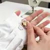Los gemelos de botón de camisa perlados florales son exquisitos y versátiles, desmontables, no requieren perforación, botones fijos para decoración de manga de traje