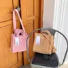 Comercio Exterior Inventario al por Mayor Último Pedido Grupo de Suministro en Vivo Compra Grupal Bolso de Mano de Terciopelo de Cordero de Peluche Bolso de Hombro Cruzado