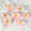 Cabezas de flores de cerezo de simulación de alta calidad tela de seda flor de ciruelo flor de cerezo DIY material para horquilla tocado de flores decoración de boda flor artificial venta al por mayor