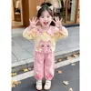 Novedades Primavera/Otoño 2026 Sudadera de Gato de Dibujos Animados Dulce y Linda Conjunto de Dos Piezas de Pantalones Deportivos Casuales para Bebés Niñas