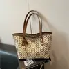 Bolsa de Hombro Grande Estampada 2026 para Mujer Moda Retro Tendencia para Viajar Debajo del Brazo Hombro Único Texturizada de Mano Tipo Cubo