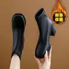 Botas de Cano Curto Quadradas de Couro Macio com Salto Grosso para Outono/Inverno 2026 para Mulheres com Forro de Lã Zíper nas Costas Botas da Moda Emagrecedoras Versáteis Celebridade da Internet