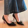 Zapatos de mujer de estilo francés con lazo exquisito, superventas, nuevo modelo verano 2025, punta fina, tacón fino, tacones altos sexys y cómodos