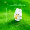 Dibujo animado boca sucia fruta animal figura linda adorno de resina conejito de fruta oso adorno pequeño para escritorio de oficina