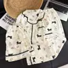 Pijama Feminino Grande Estilo Japonês Fofo de Cachorrinho para Estudantes, Estilo Primavera e Verão, Pode Ser Usado Fora de Casa, Conjunto de Três Peças Soltinho para Casa