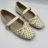 Zapatos Mary Jane de lunares transfronterizos para mujer, con puntera cuadrada, detalle de lazo y diseño de una sola tira, son zapatos planos de estilo retro para exportación y venta al por mayor