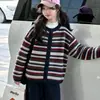 Suéter de Punto para Niñas Primavera y Otoño 2026 Nuevo de Moda Estilo Preppy Cárdigan para Niños Mayores Suéter de Lana Infantil de Moda Finales de Otoño